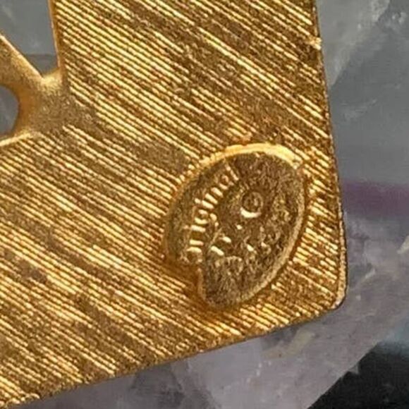 Inspiring Original by Robert Brushed Gold Star pin, Stamped - Picture 3 of 5